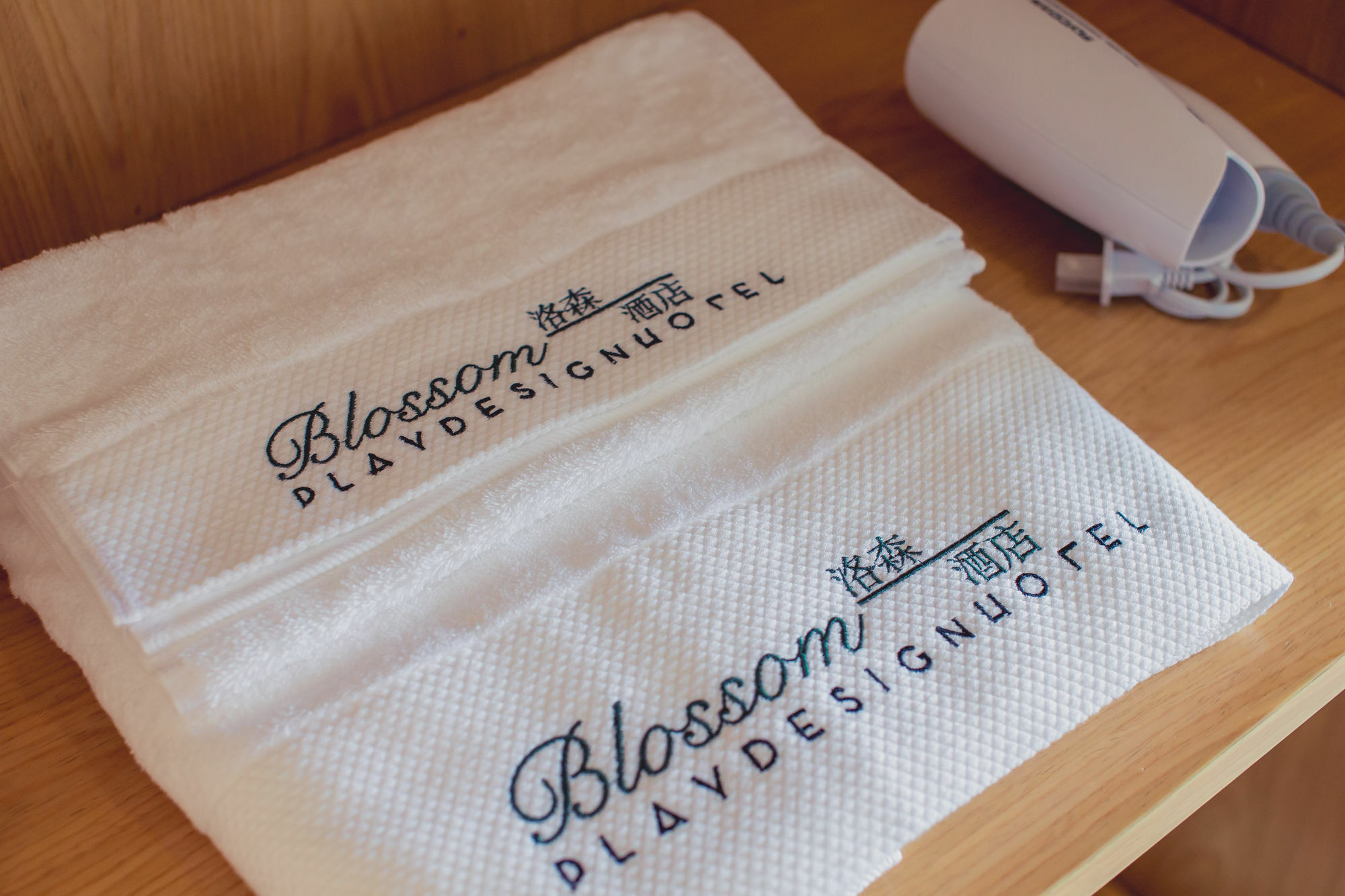 Blossom Play&Design Hotel Куньмин Экстерьер фото