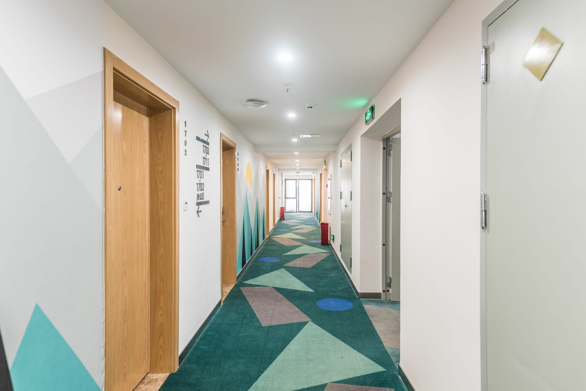 Blossom Play&Design Hotel Куньмин Экстерьер фото
